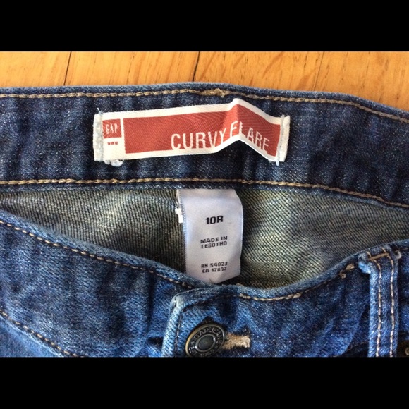 Gap Curvy Flare Jeans - Picture 2 of 2
